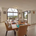 Villa Upstays Sea View Pool 200m²
