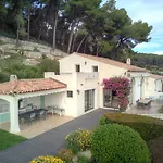 Villa Upstays Sea View Pool 200m²