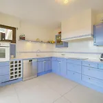 Upstays Sea View Pool 200m²