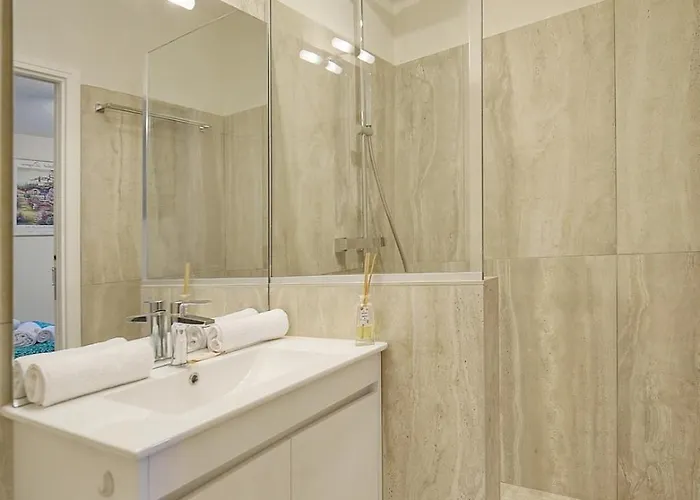 Villa Upstays Sea View Pool 200m²