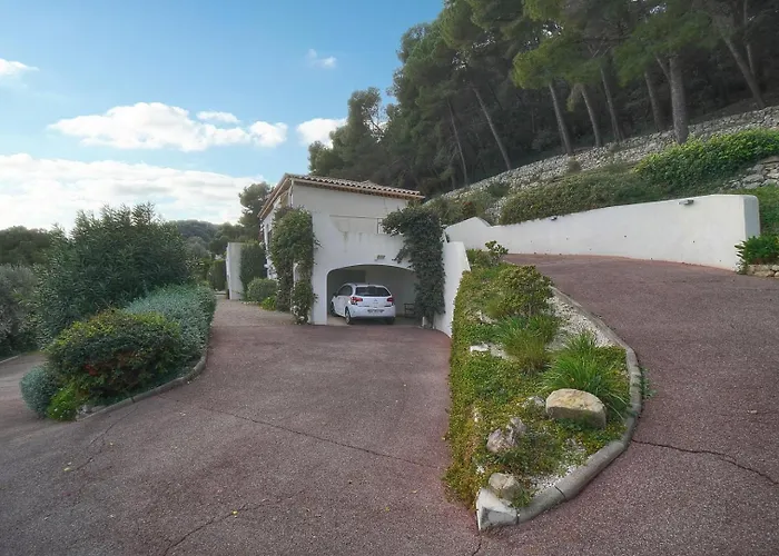 Upstays Sea View Pool 200m² Villa