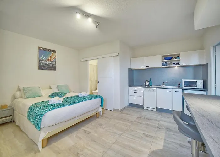 Upstays Sea View Pool 200m² Villa *