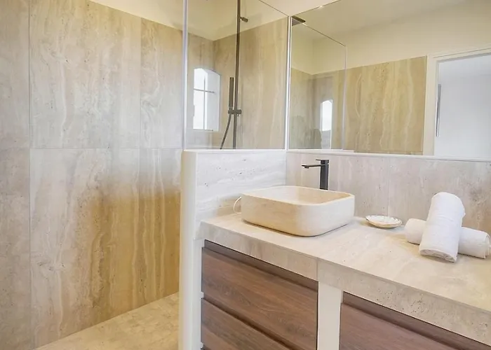 Upstays Sea View Pool 200m² Villa