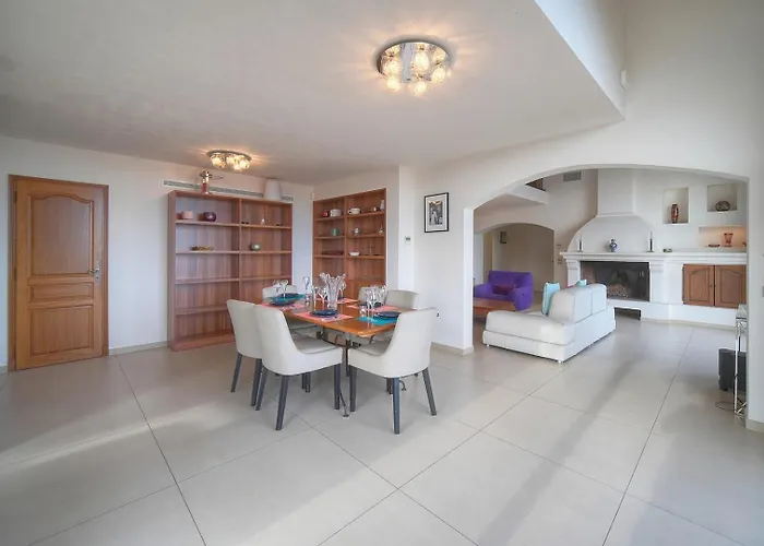 Upstays Sea View Pool 200m² Villa *