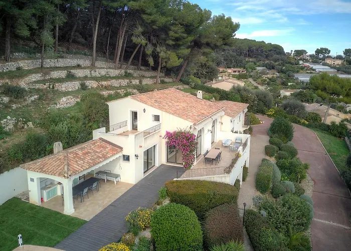 Upstays Sea View Pool 200m² Villa