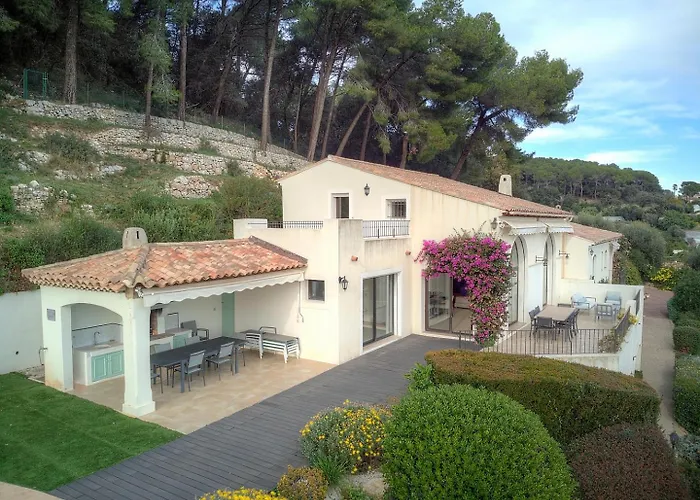 Villa Upstays Sea View Pool 200m²
